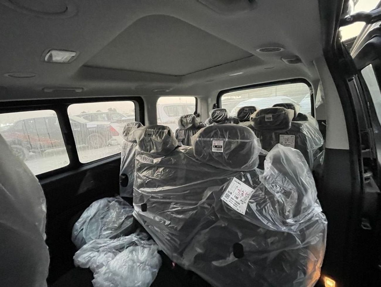 Hyundai Staria HYUNDAI STARIS 3.5 V6 PETROL 11 STR 2025 MODEL