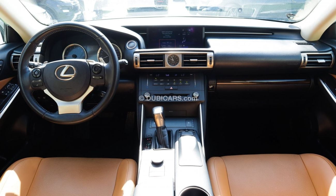 لكزس IS 200 200 T