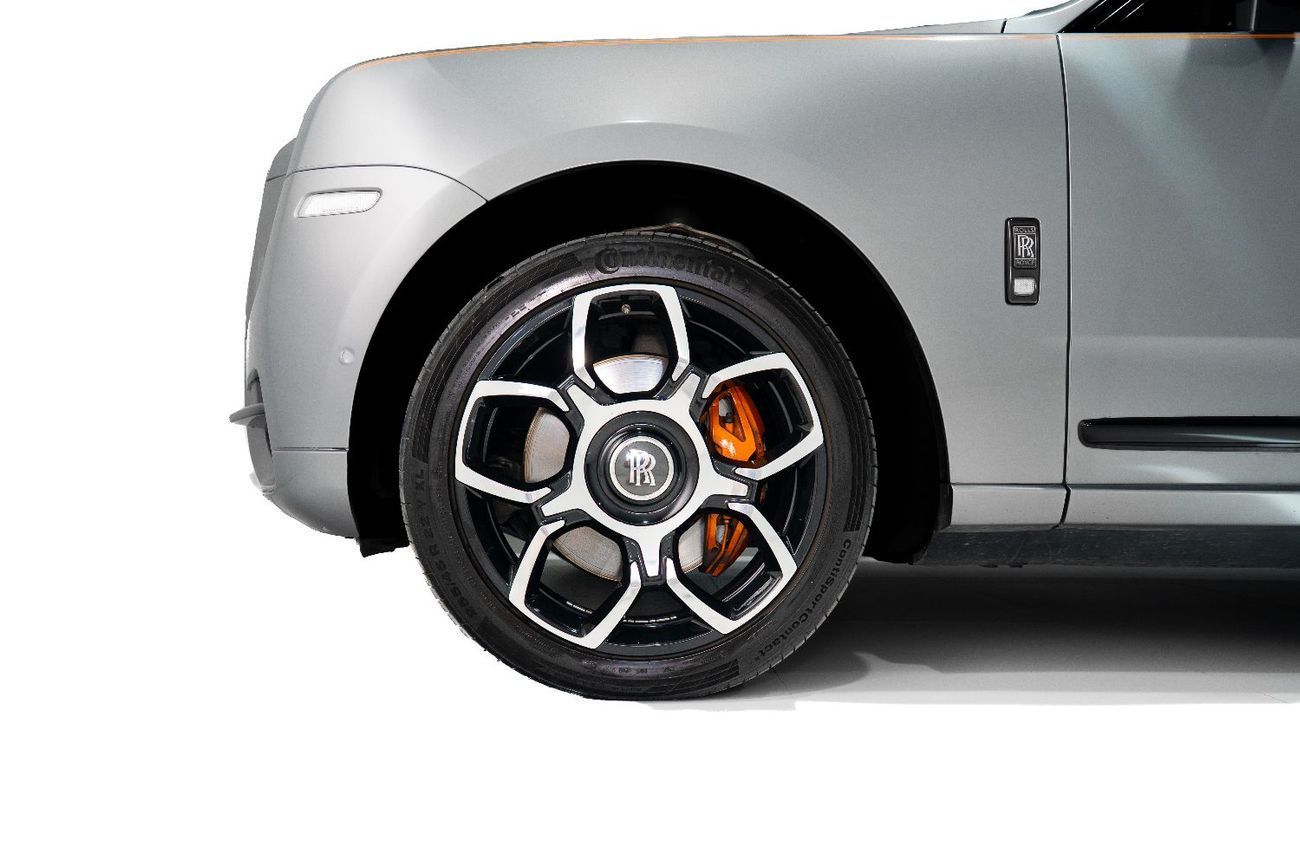 Rolls-Royce Cullinan CULLINAN BLACK BADGE | TAILGATE SEATS | PANORAMIC GLASS SUNROOF | TWO TONE INTERIOR | BESPOKE AUDIO