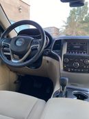 جيب جراند شيروكي لاريدو