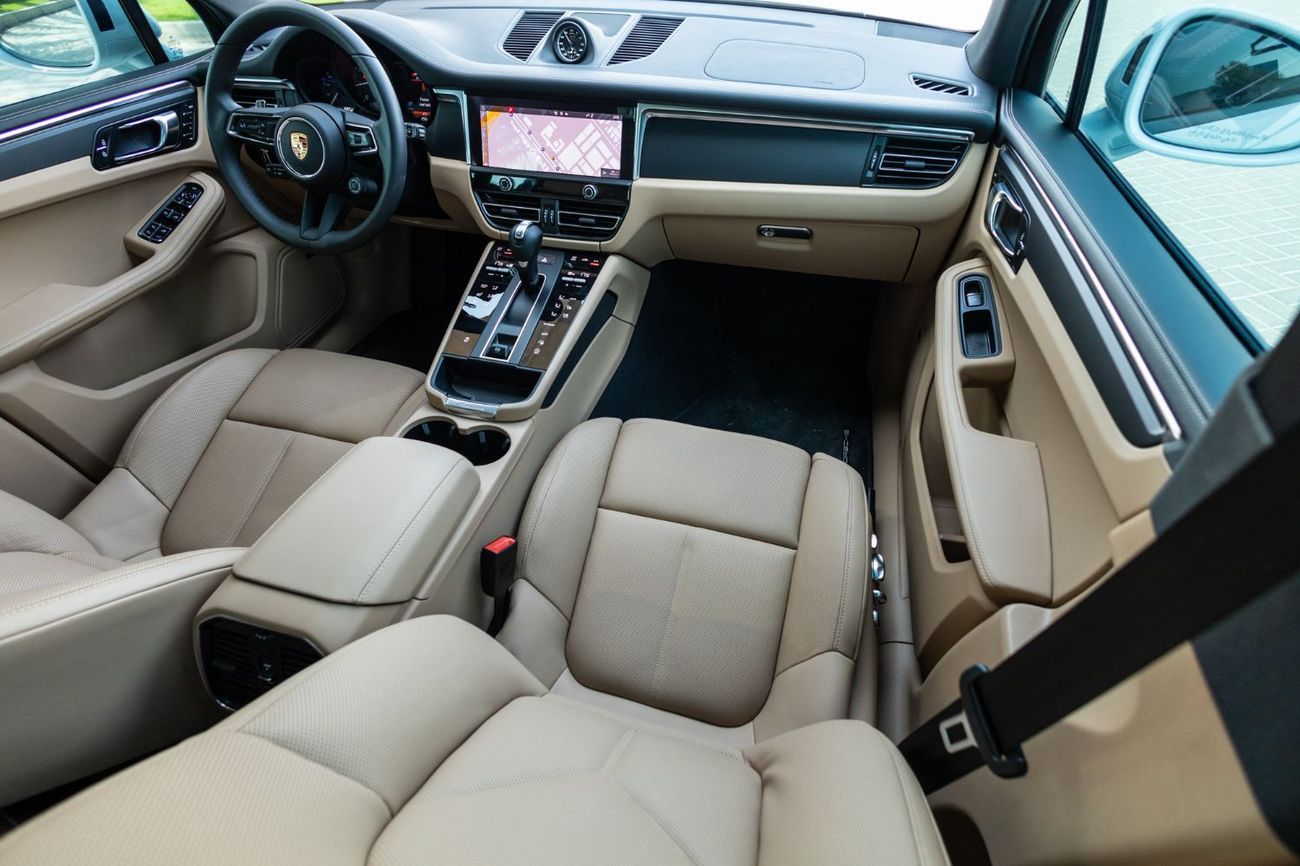 بورش ماكان Base