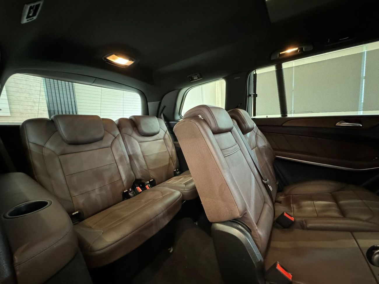 Mercedes-Benz GL 500 Std 4.7L AMG MERCEDES GL500 V8 || GCC || ACCIDENT FREE || AMAZING CONDITION II FULLY LOADED || LOW M