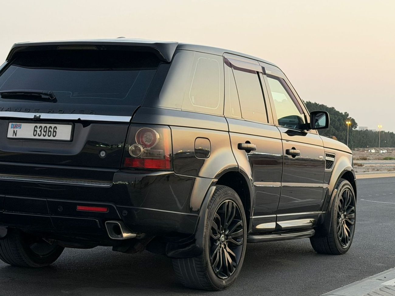 Land Rover Range Rover Sport in excellent condition.
