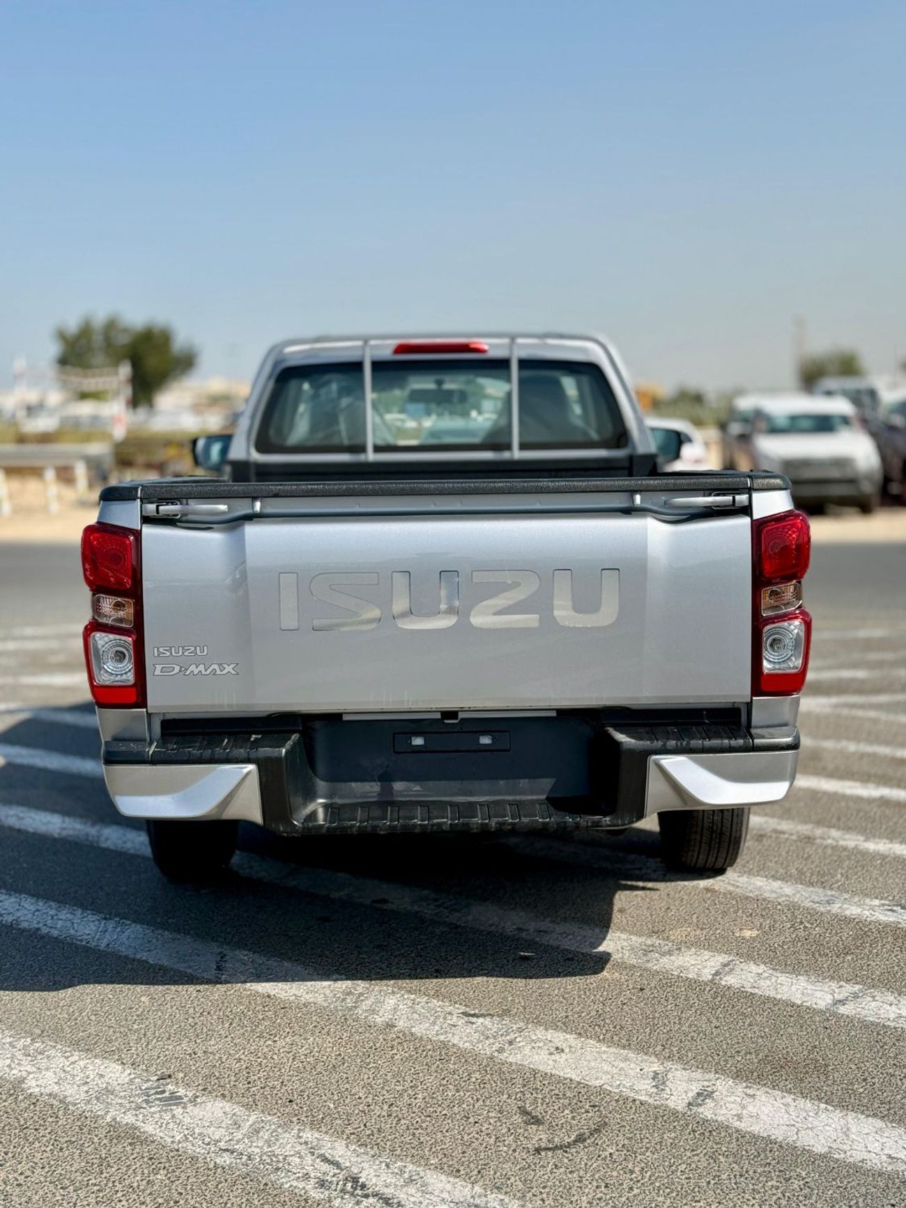 إيسوزو D ماكس ISUZZ -D-MAX - SiNGLE CAB - 4x2 - 1.9L - DiESEL - SiLVER