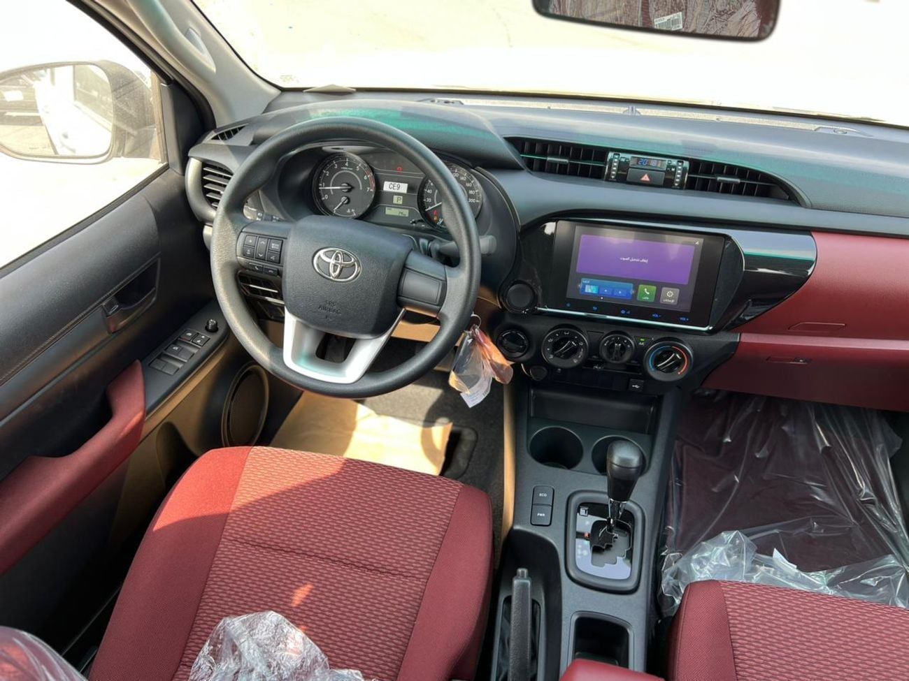 Toyota Hilux DLX EXPORT ONLY - TOYOTA HILUX 2.7L A/T (Red Interior)