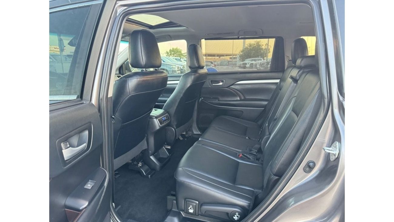 Toyota Highlander 2019 XLE LIMITED SUNROOF AWD 7 SEATS FULL OPTION
