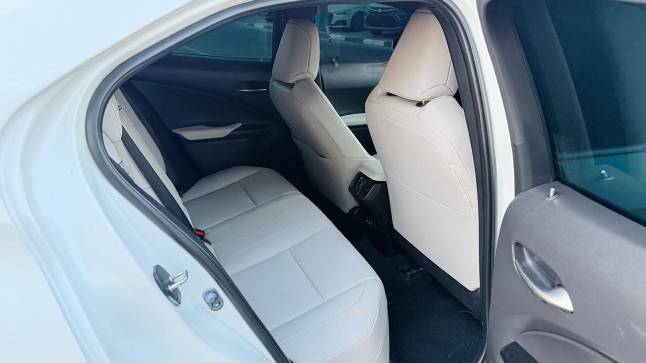 لكزس UX 200 PUSH START | LEATHER SEATS | AT | 2.0L PETROL | BACK CAMERA | ELECTRIC HEATED & POWER SEATS | 2023