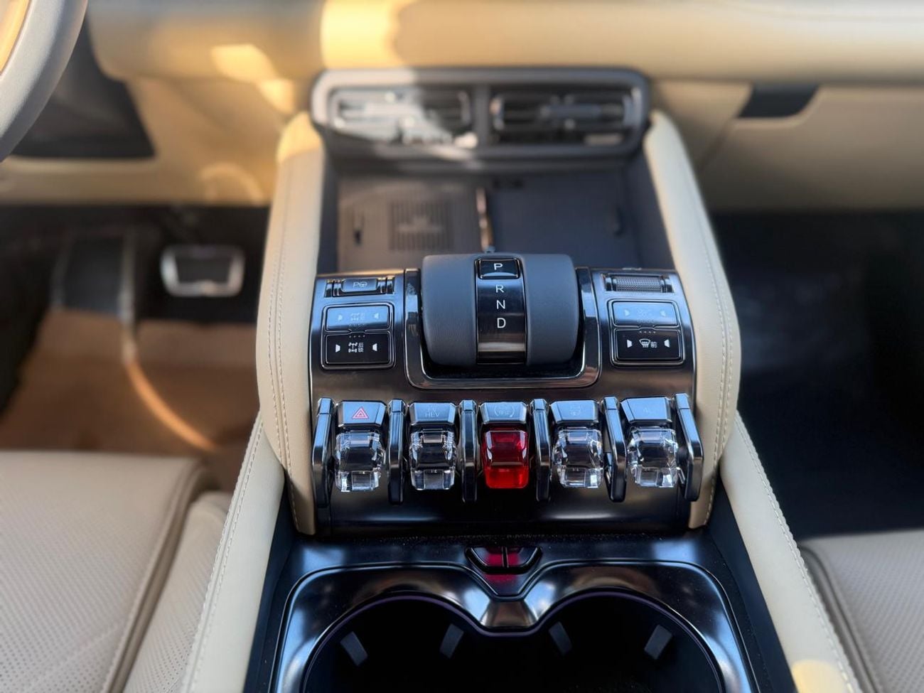 BYD Leopard 5 NAVIGATOR DOUBLE DIFFLOCK 1.5L PLUG-IN HYBRID FOR LOCAL +WARRANTY 5 YEARS OR UNLIMITED KILOMETER