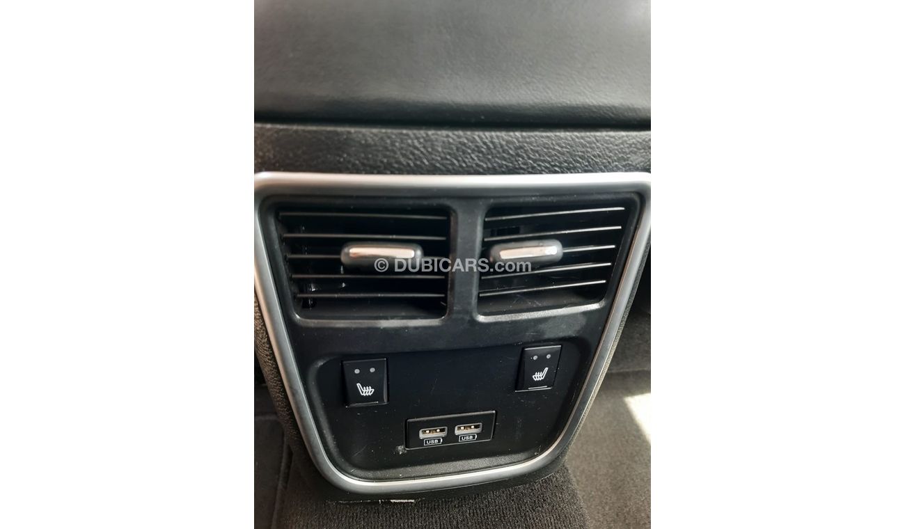 Chrysler 300C Plus Chrysler C300 2019 full options no 2