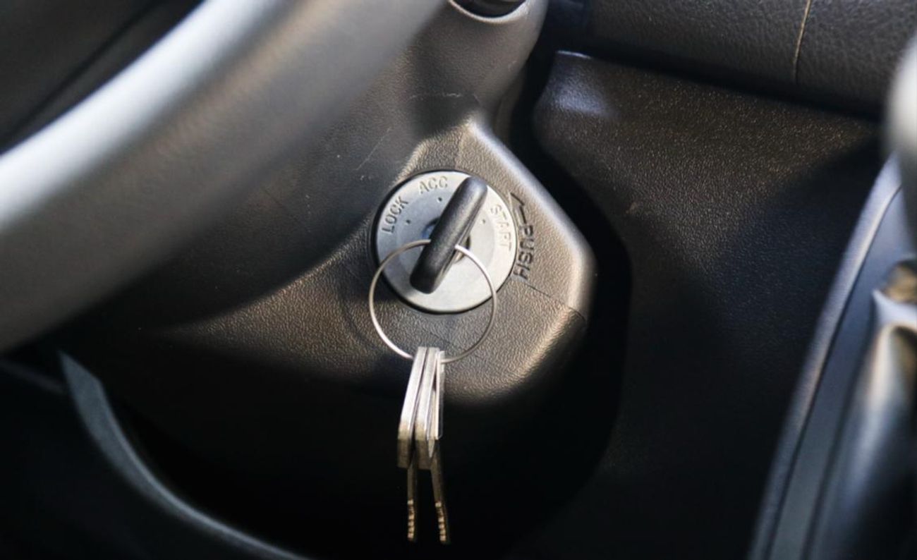 Toyota Hiace GL -Standard Roof  Panal Van 2.7L