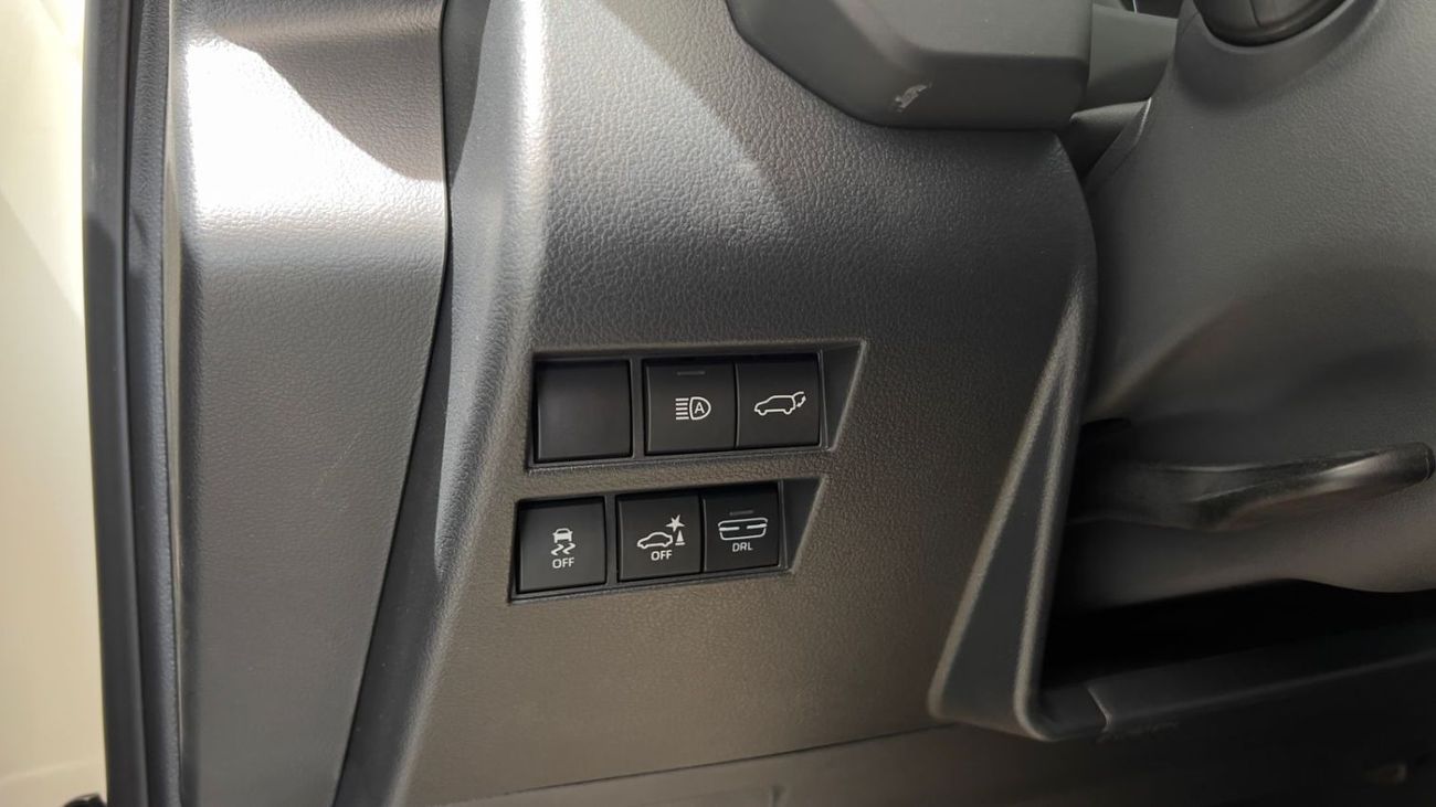 تويوتا لاند كروزر EXPORT ONLY - 2026 LC300 VX 4.0L (Black Interior) (GCC Specification)