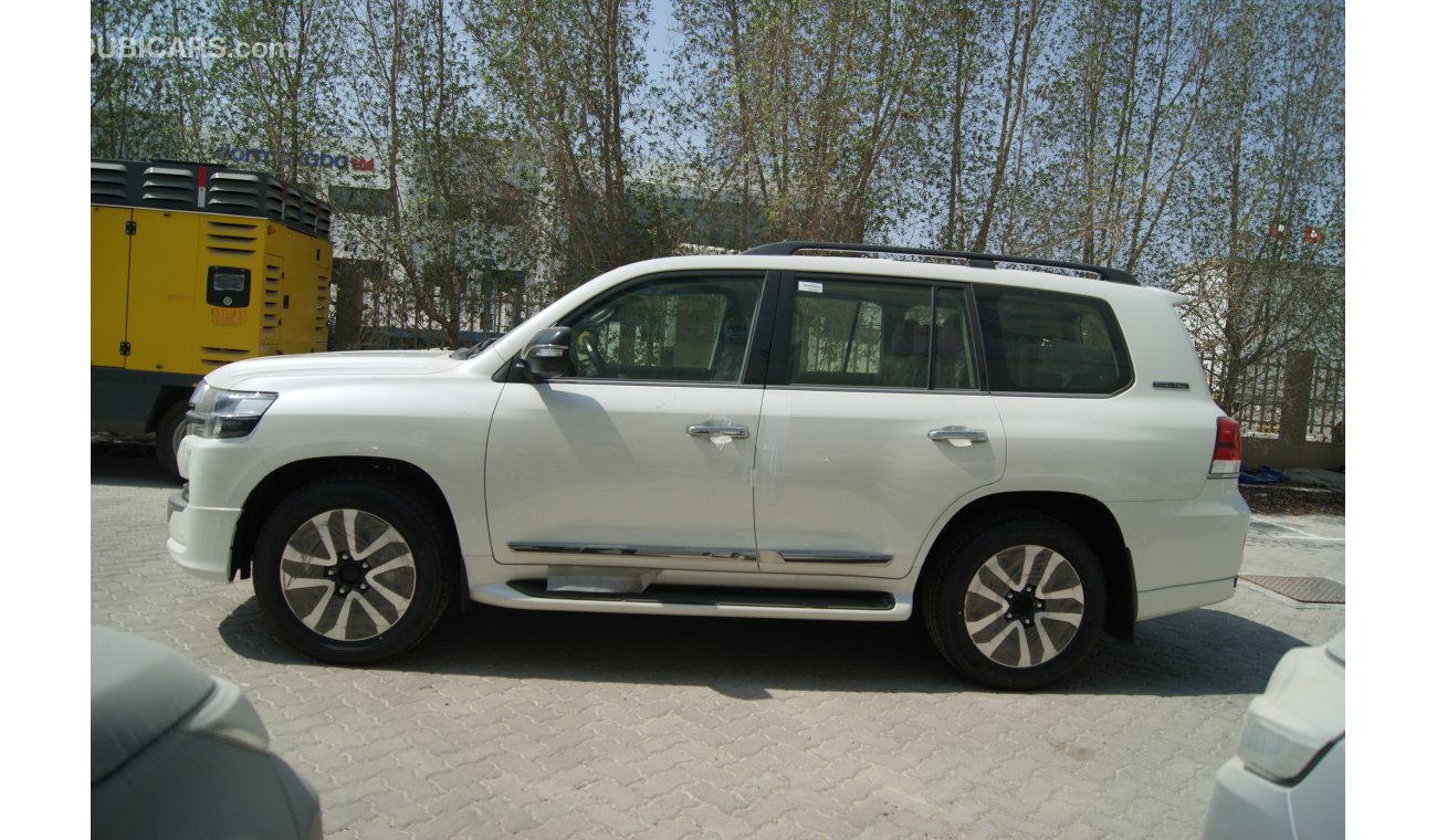 Toyota Land Cruiser 4.5L Diesel VXR 8 Executive Lounge Auto (FOR EXPORT OUTSIDE GCC COUNTRIES)