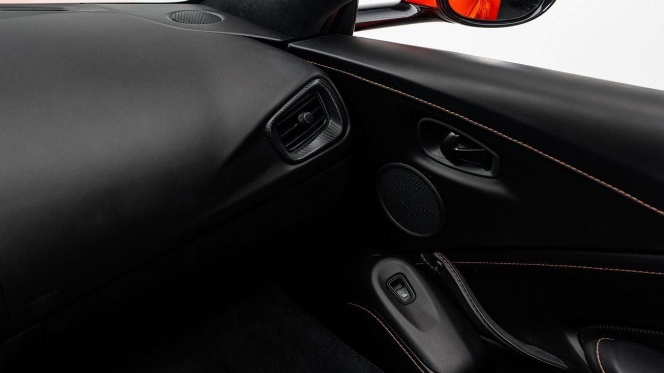 Aston Martin Vantage Roadster - 2022 - Euro Specs