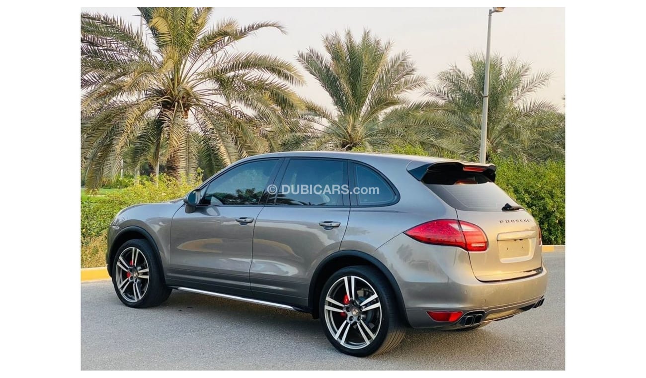 Porsche Cayenne S S Porsche Cayenne S 2012 GCC 8 cylinder perfect condition
