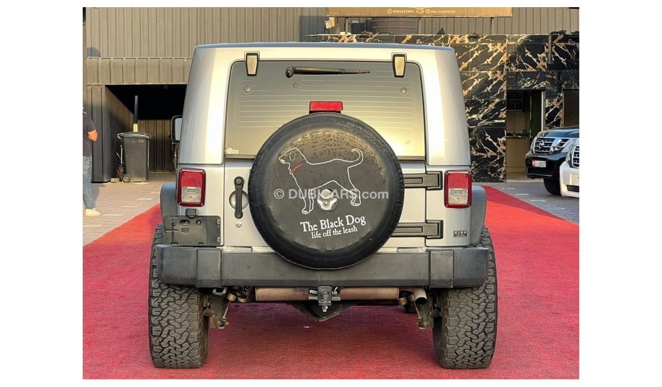 جيب رانجلر جيب رانجلر سبورت موديل : 2013 الممشي : 135,000 كم السعر : 49.000 درهم  قير عادي V6/3.6L  مواصفات خلي