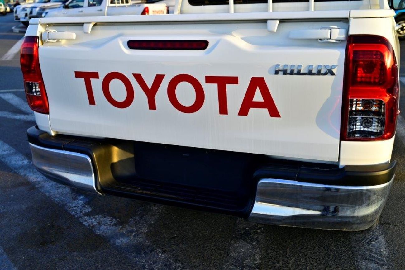 تويوتا هيلوكس 2023 TOYOTA HILUX DOUBLE CAB PICKUP DLX-E 2.4L DIESEL 4WD 5 SEATER MT