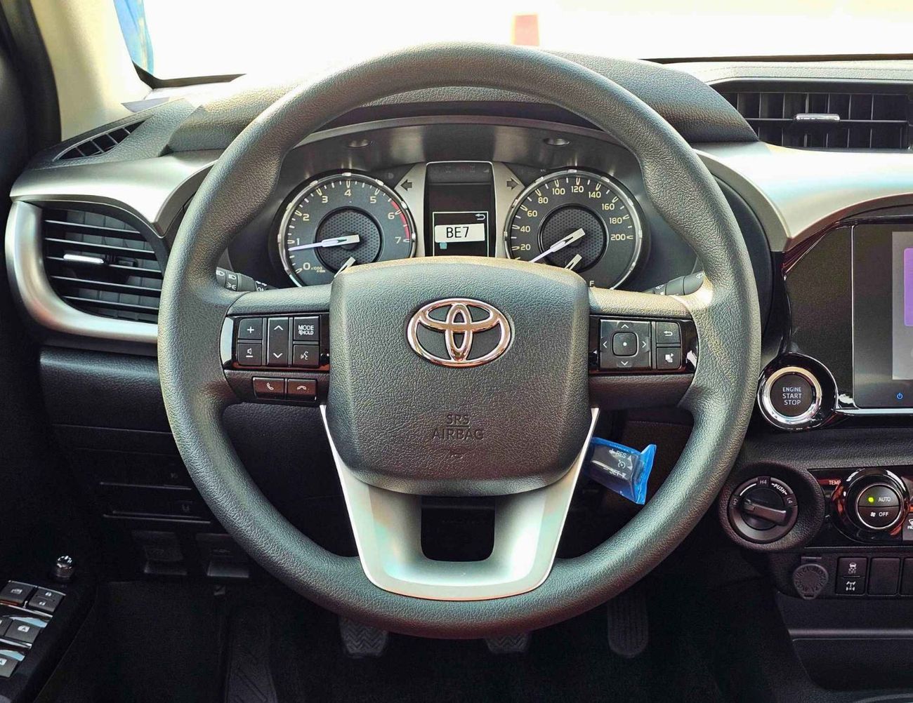 Toyota Hilux SR5 S-GLX WIDE BODY / 2.7L PETROL M/T / CHROME BUMPERS / DVD+CAMERA / FULL OPTION (CODE#D4PMFS)