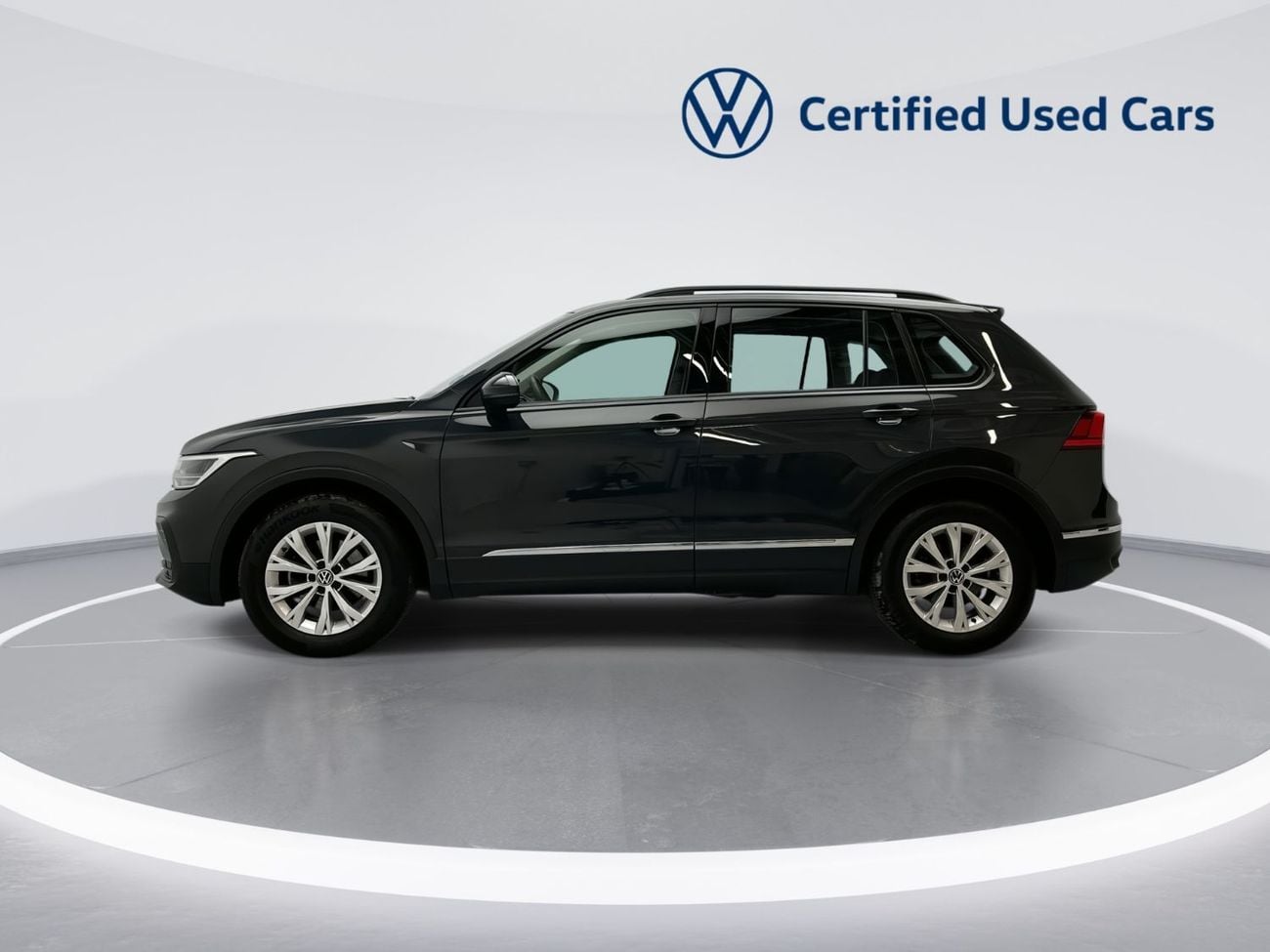 Volkswagen Tiguan LIFE 1.4L | Rear Camera | Spacious SUV | Well Maintained