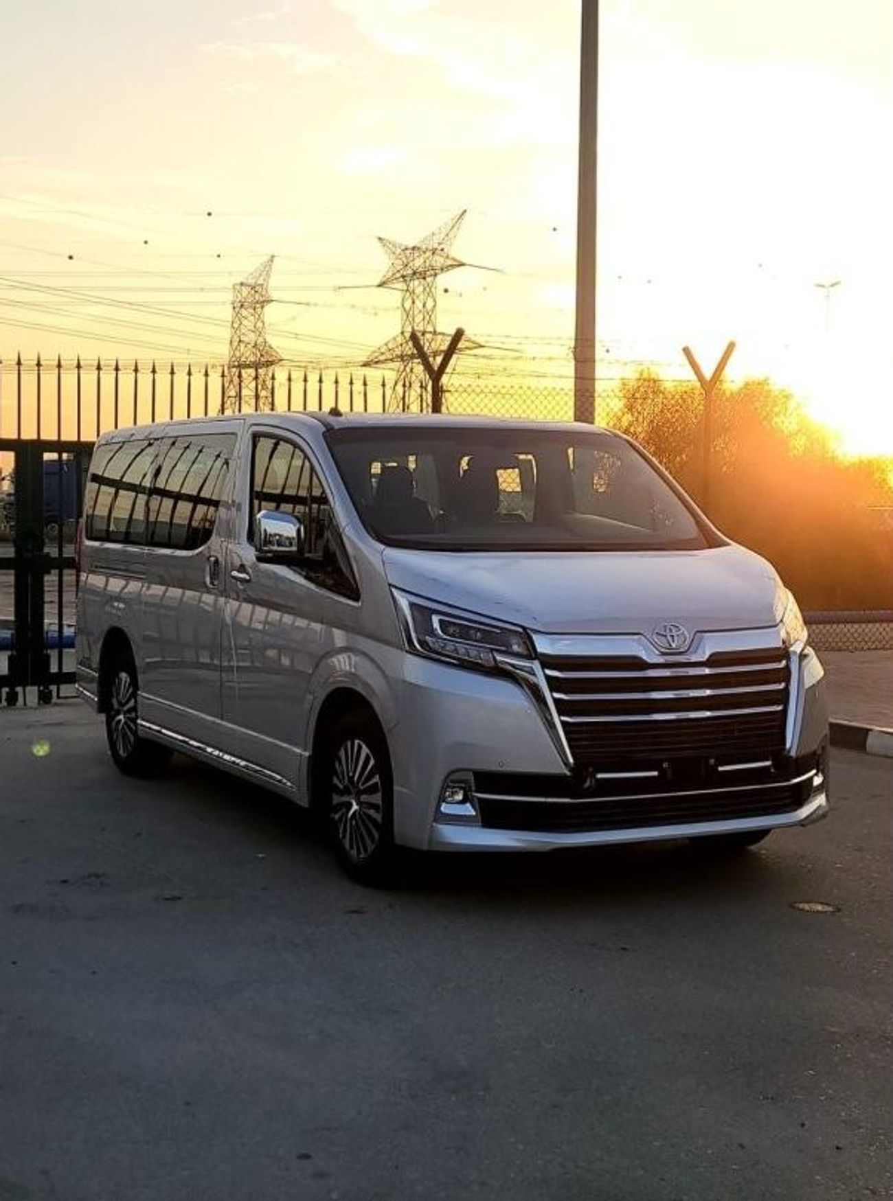 تويوتا جرافينا 3.5L PETROL AUTOMATIC 2025