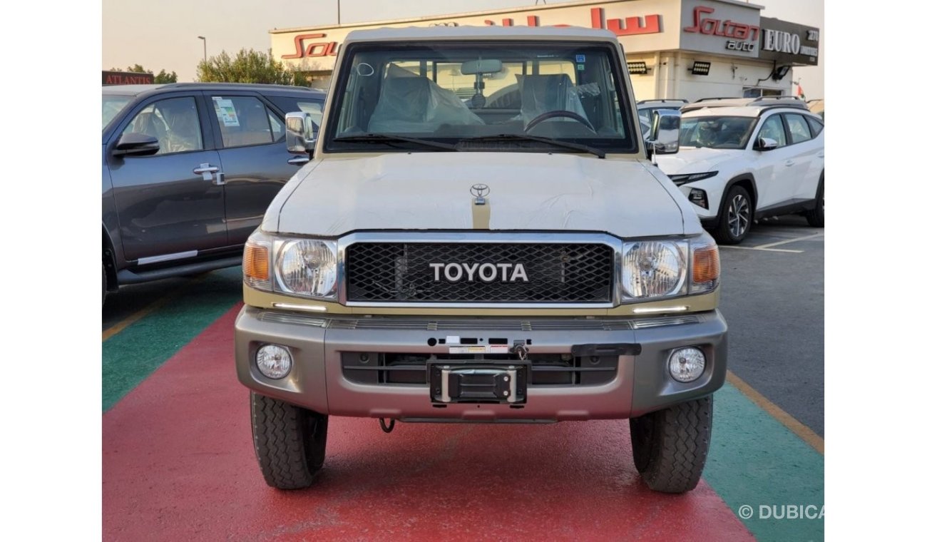 Toyota Land Cruiser Pick Up S/Cab M/T with Diff Lock& Winch