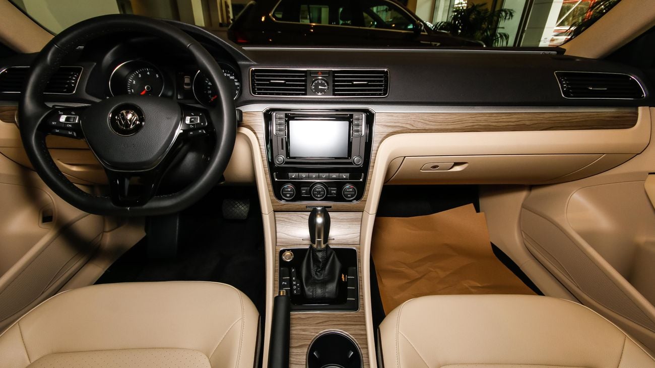 Volkswagen Passat SEL