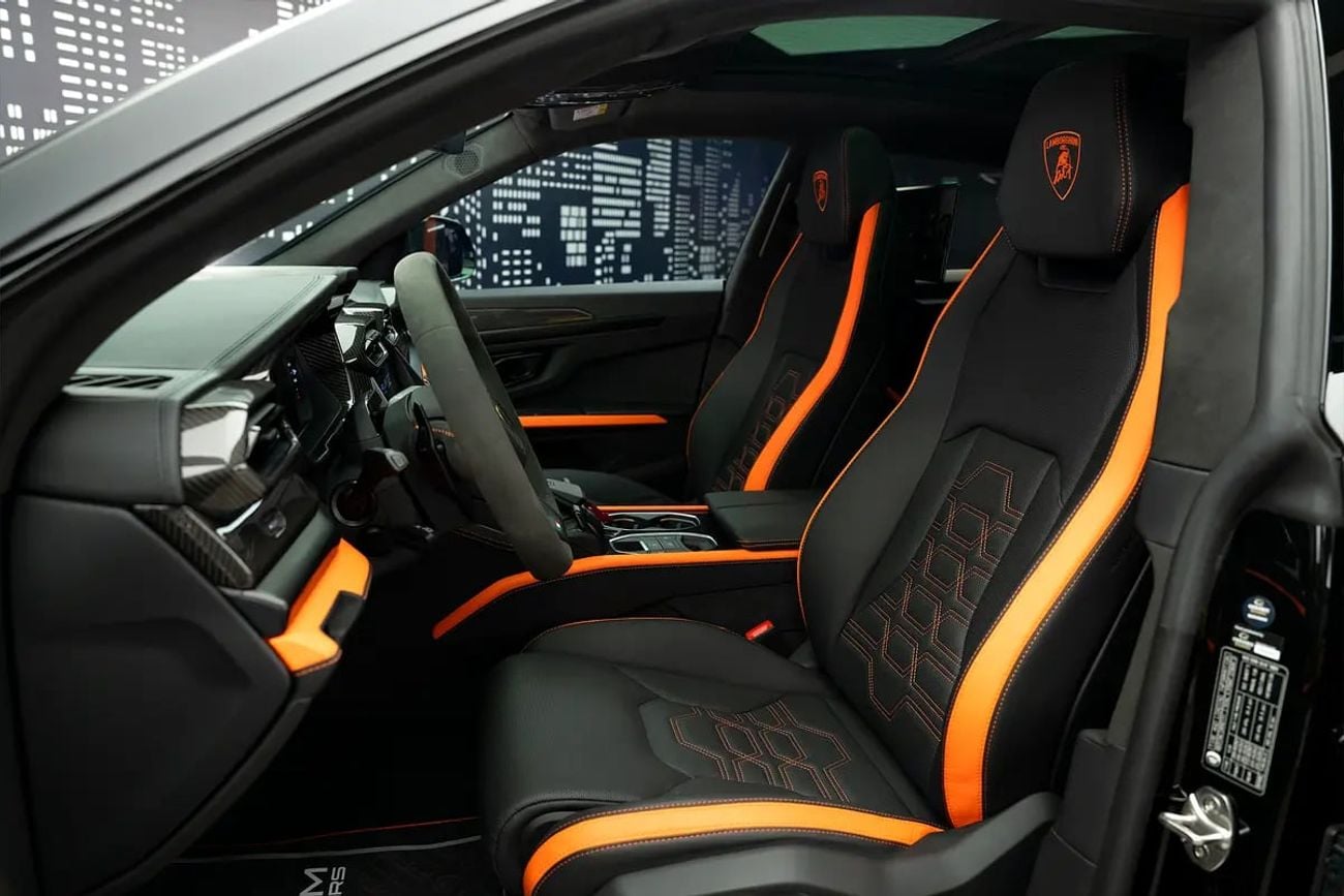 Lamborghini Urus LAMBORGHINI | URUS SE | FULL SPECS | 2025MY CARBON FIBER