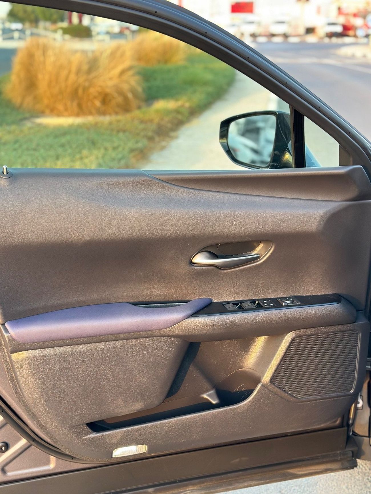 لكزس UX 250h Premium F- Sport  Hybrid