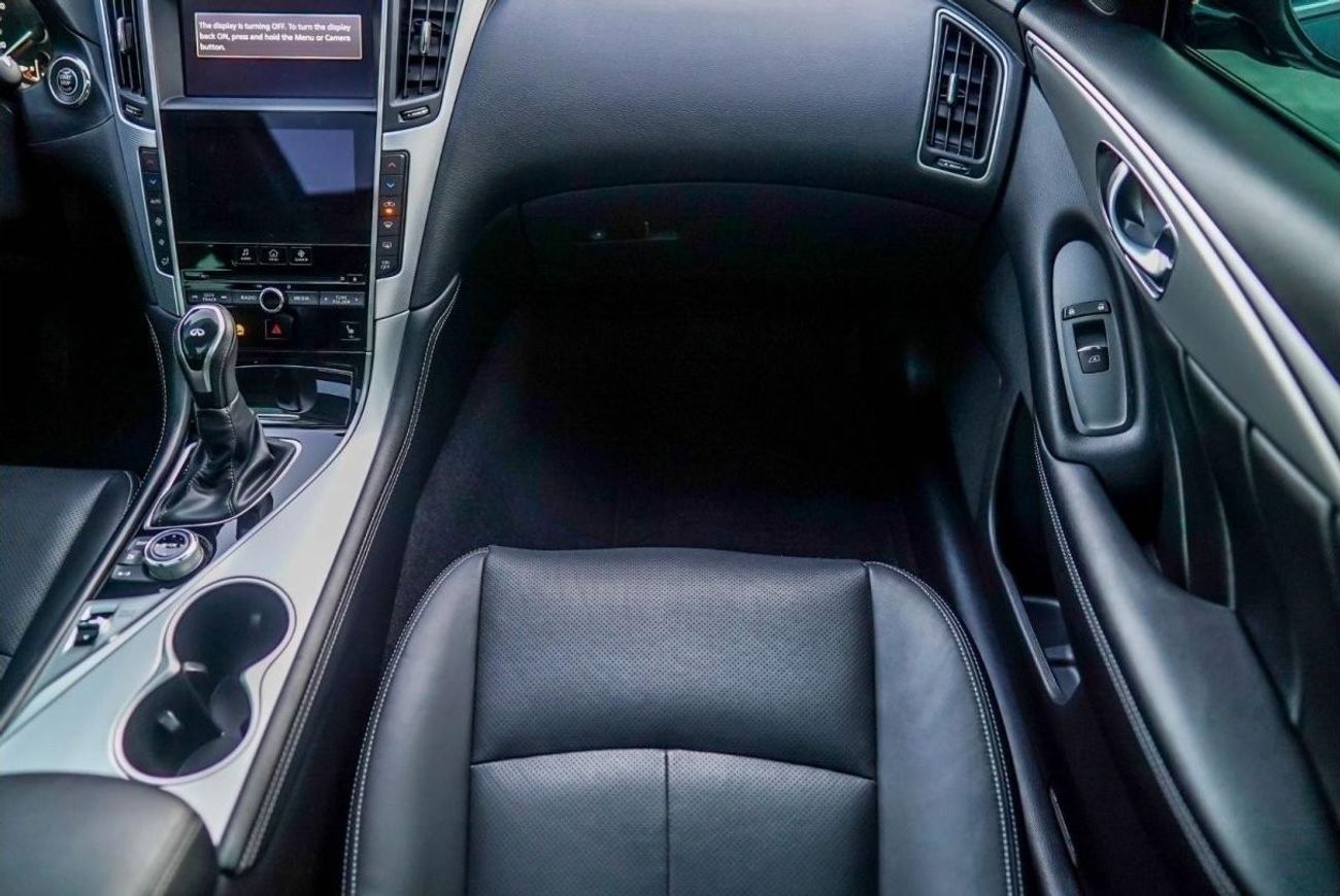 Infiniti Q50 Luxe V37