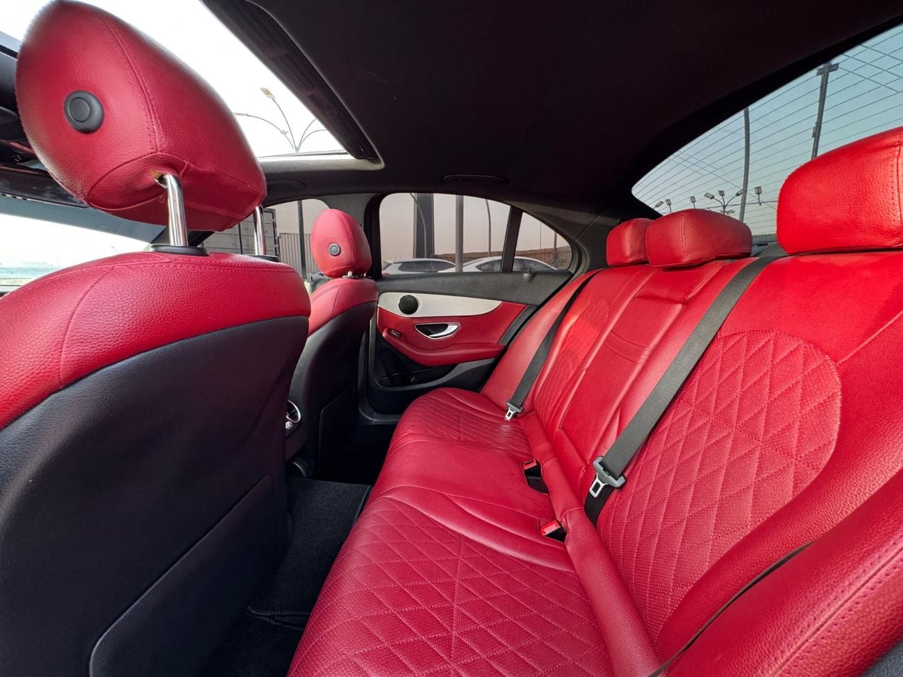 مرسيدس بنز C 300 AMG