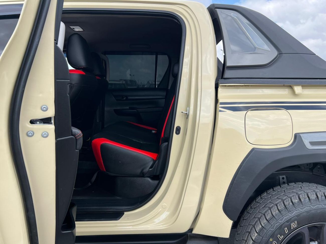 تويوتا هيلوكس The Toyota Hilux is a legendary, tough, and versatile pickup truck known for reliability, available 