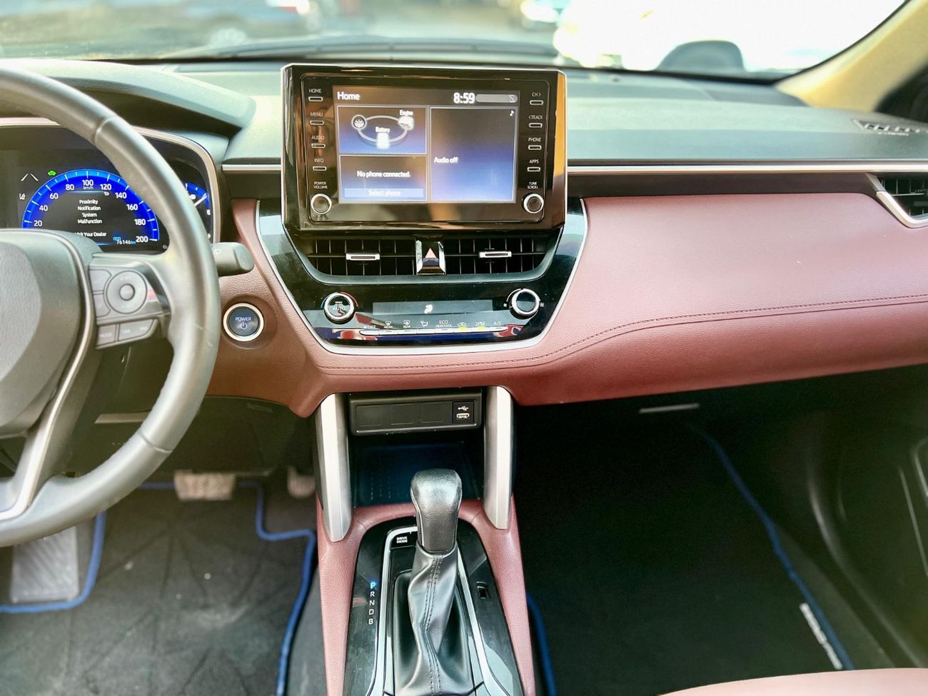 Toyota RAV4 2.5L VXR Hybrid gcc warranty one year bank financie available