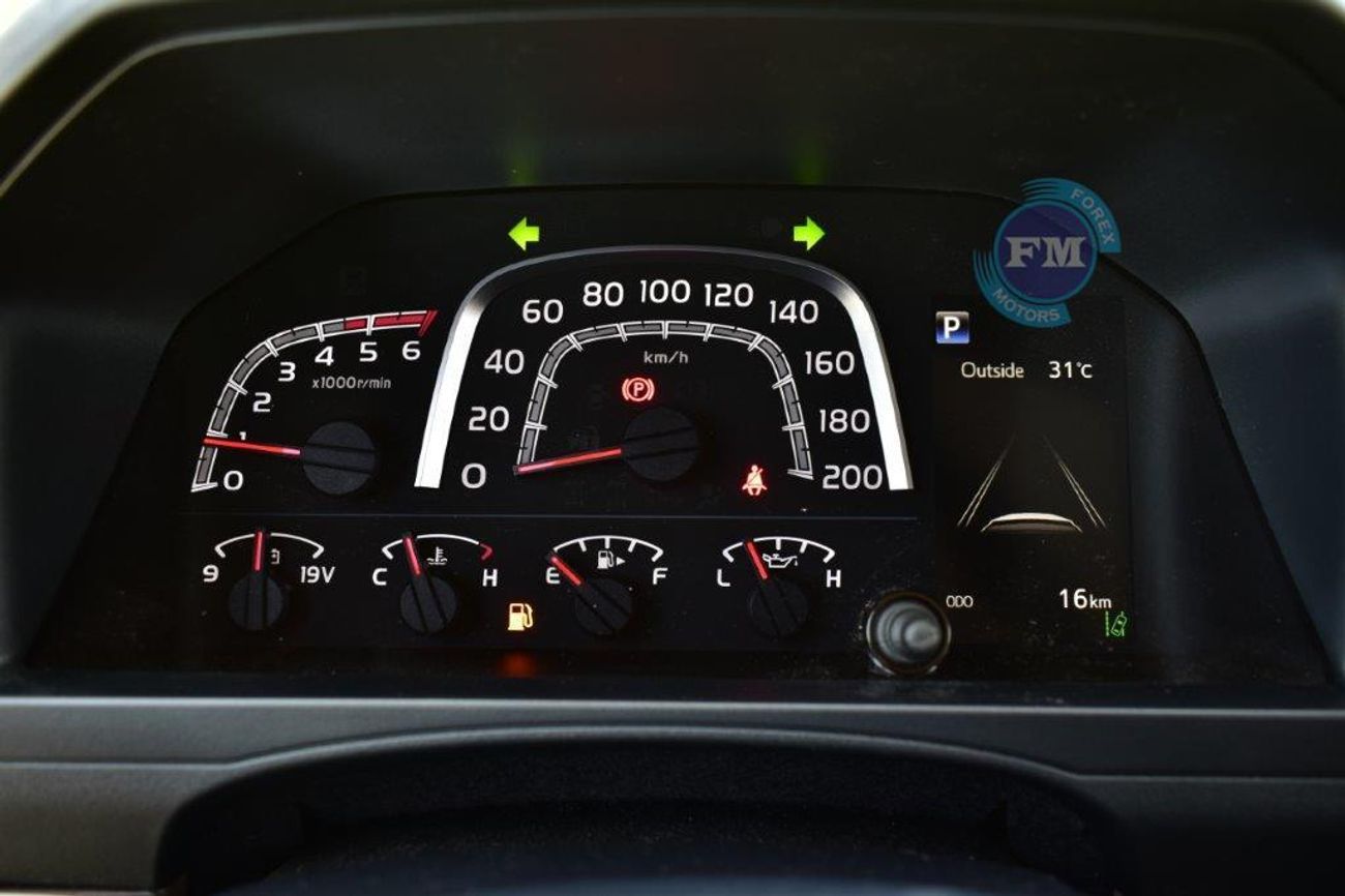 تويوتا لاند كروزر 70 71 Short Wheel Base SDLX 2.8L Diesel 4WD 5 Seater Automatic