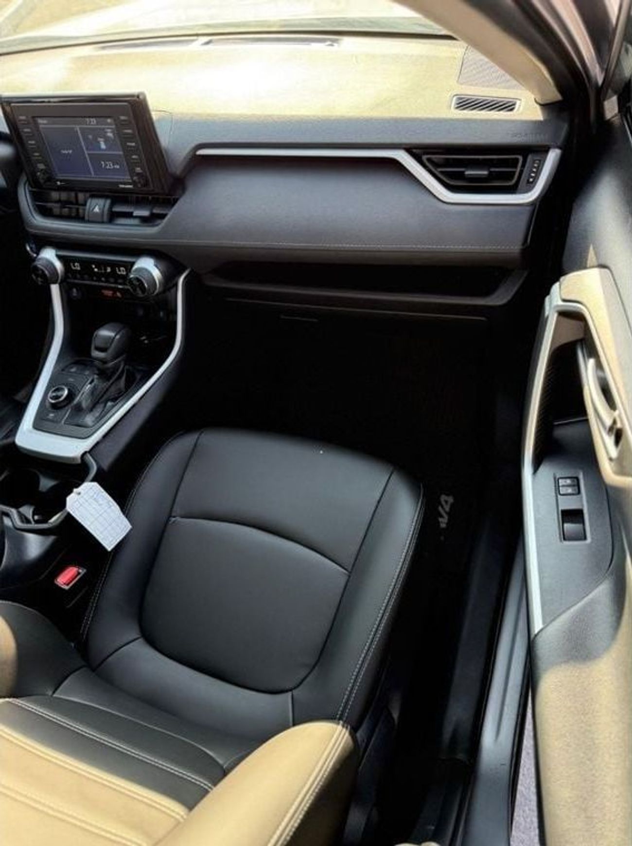 Toyota RAV4 TOYOTA RAV4 HYBRID XLE 2.5L