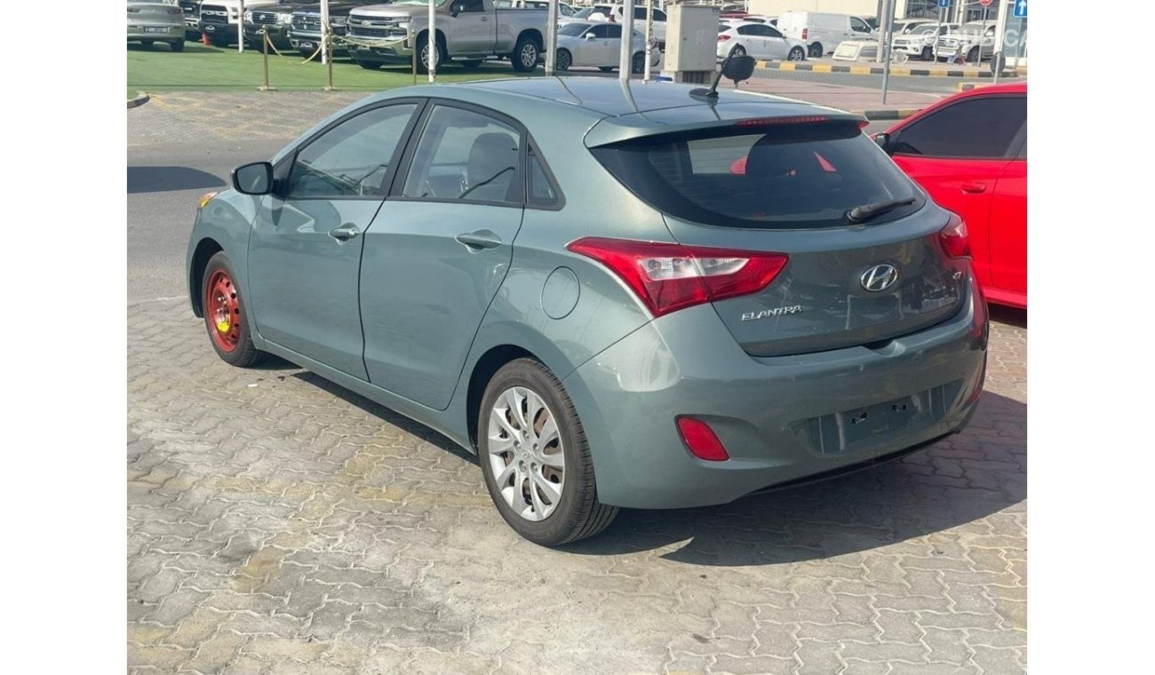 Hyundai Elantra Model 2013 imported from Canada customs papers 4 cylinder cattle 229000km