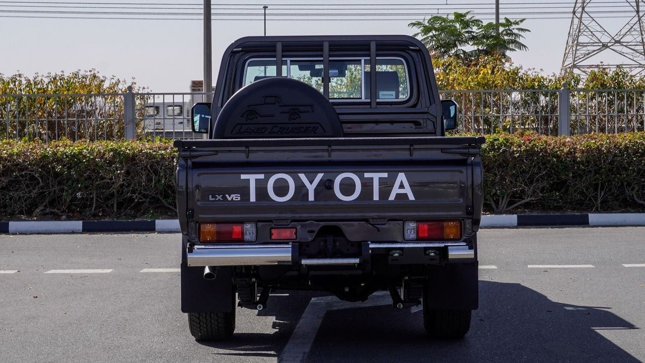 Toyota Land Cruiser Pick Up 2025 Toyota Land Cruiser LC79 SC AT V6 4.0 Petrol Full Option