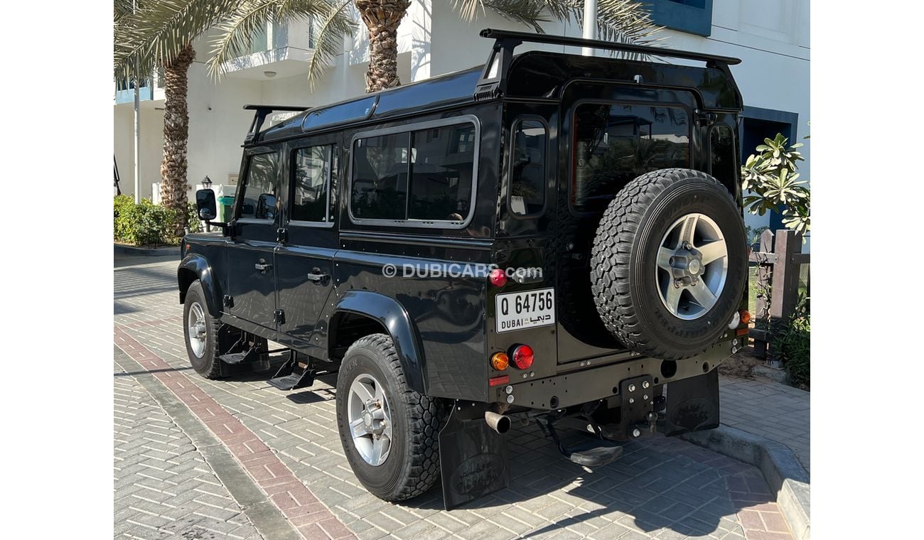 Land Rover Defender 110