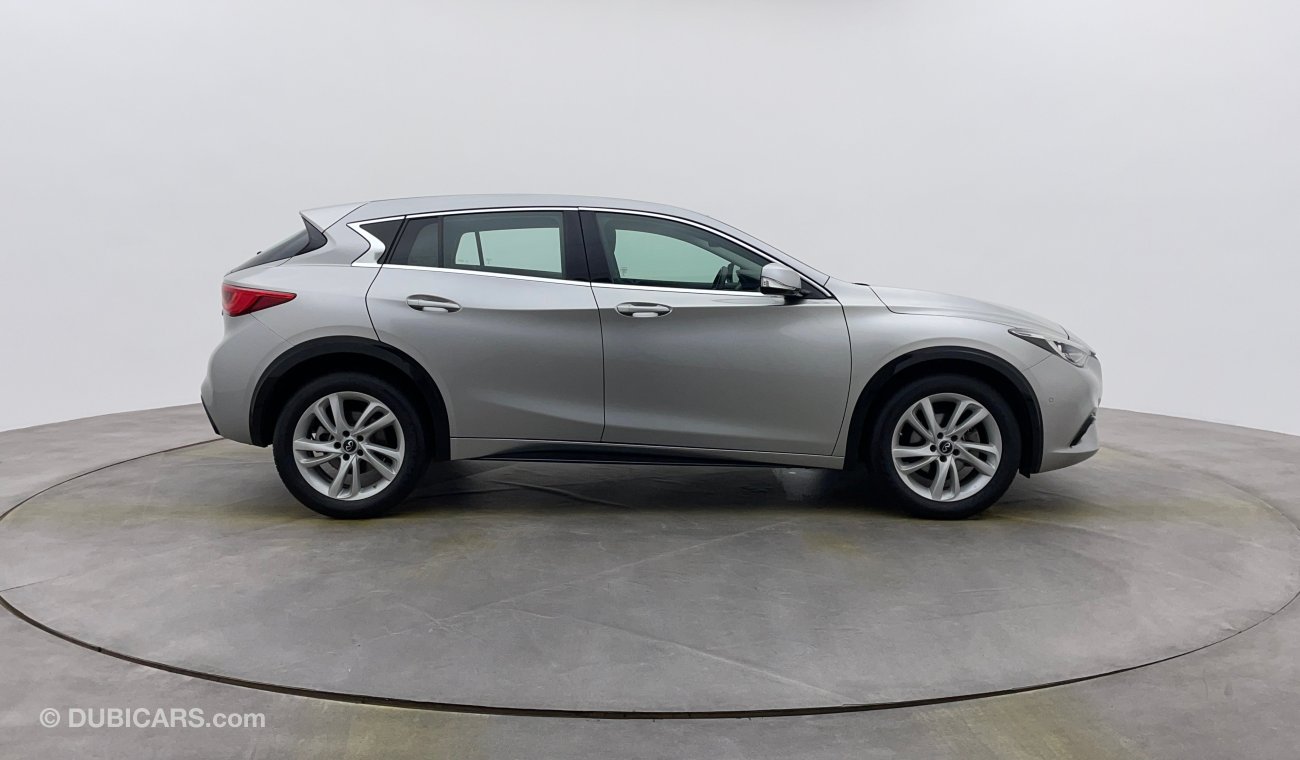 Infiniti Q30 1.6T Luxury 1,600