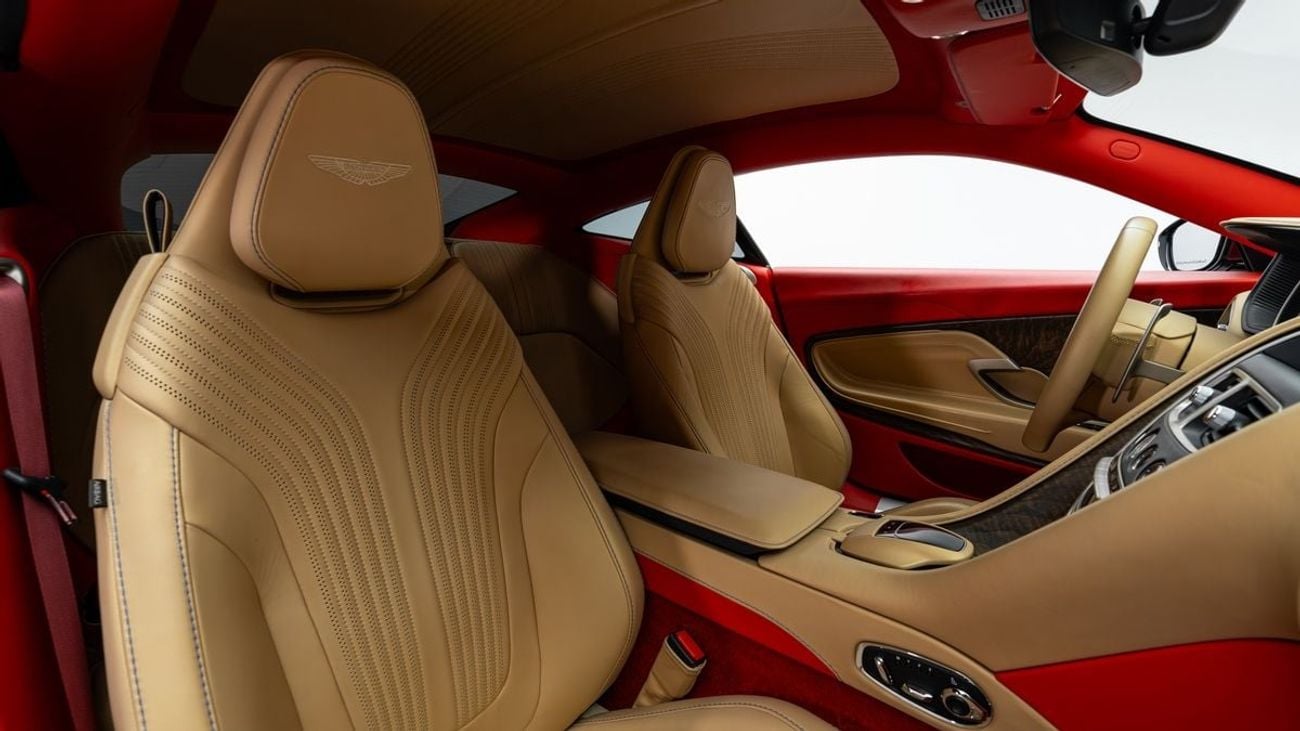 أستون مارتن DB11 V12 - Q Exclusive - 2018 - GCC