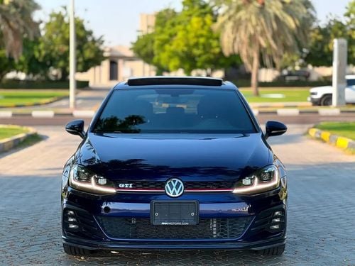 Volkswagen Golf SE | GCC Specs | Pristine Condition