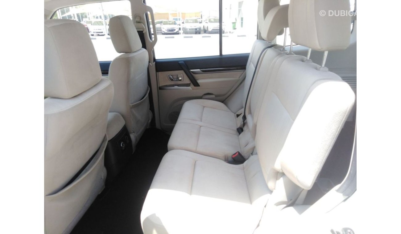 Mitsubishi Pajero Mitsubishi Pajero 2016 gcc full Automatic,,,, very good condition for sale