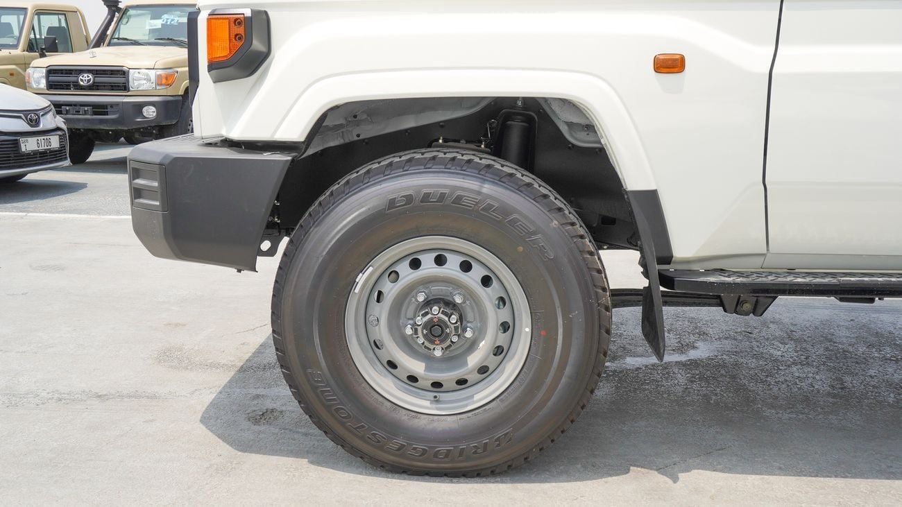 تويوتا لاند كروزر 70 4.0L V6 M/T