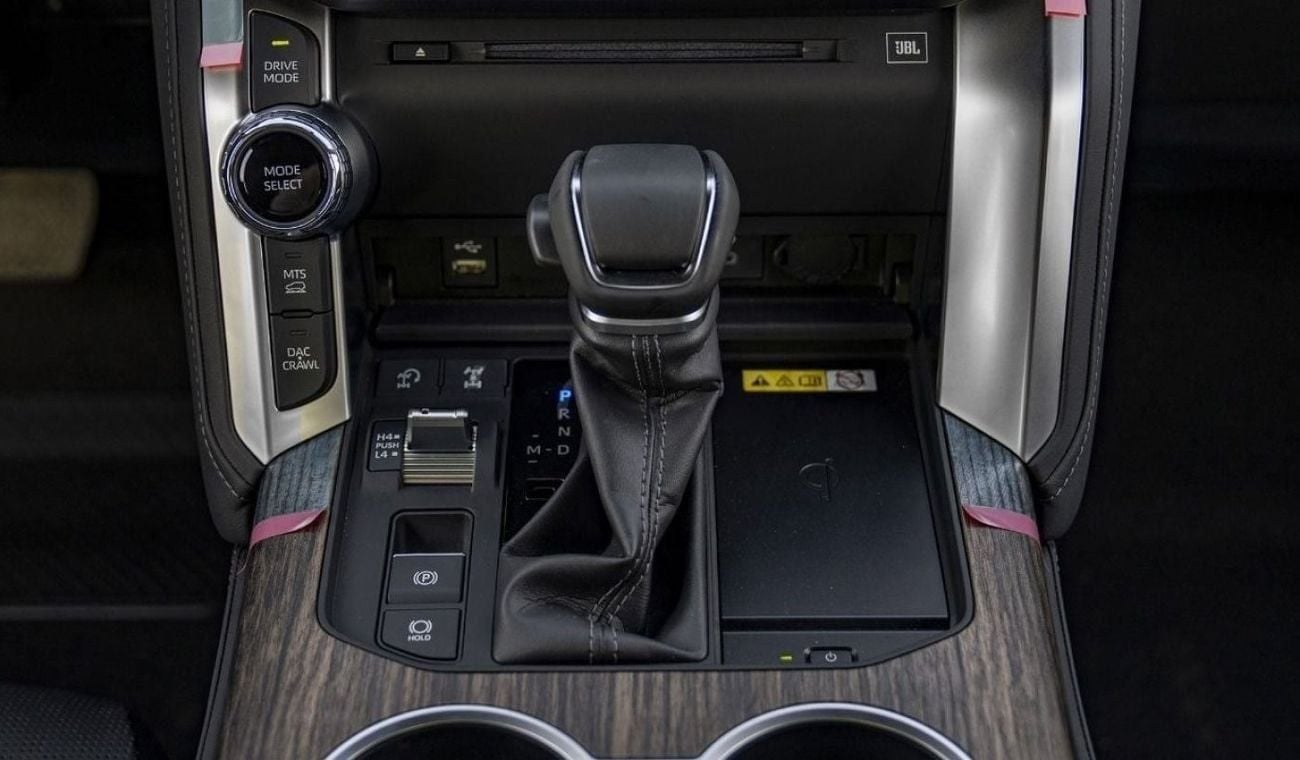 Toyota Land Cruiser Toyota Land Cruiser VXR Full Option 3.3L tween turbo Diesel Model 2025 European Specs