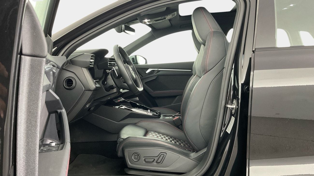 أودي RS3 TFSI quattro | شامل الضمان | 0 ﺪﻔﻋﺓ ﺃﻮﻟﻯ