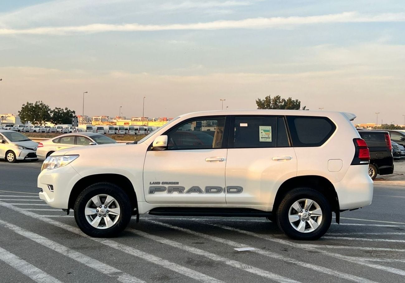 Toyota Prado 2021  Toyota Prado TX 2.7L V4 - AWD 4x4 GCC- Rear Camera Accident Free - 7 Seater