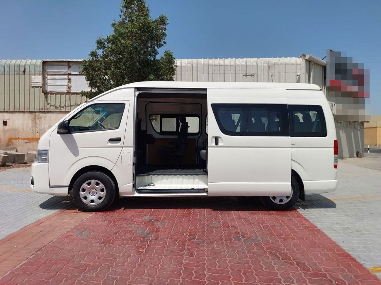 Toyota Hiace TOYOTA HIACE COMMUTER VAN RHD 2018 MODEL 3.0 L DIESEL AUTOMATIC(PM21278)