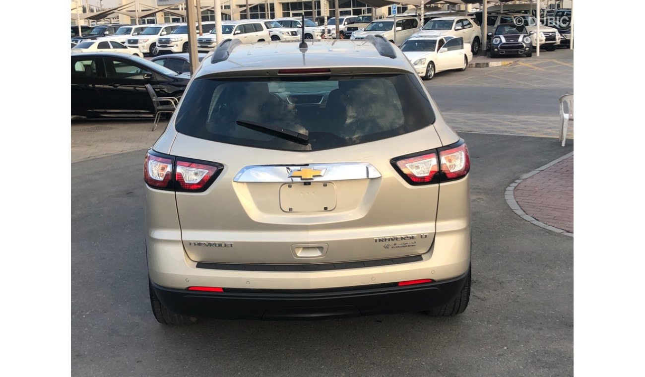 Chevrolet Transverse Chevorlet TRAVERSE MODEL 2015 GCC car prefect condition cruise control Bluetooth navigation sensors