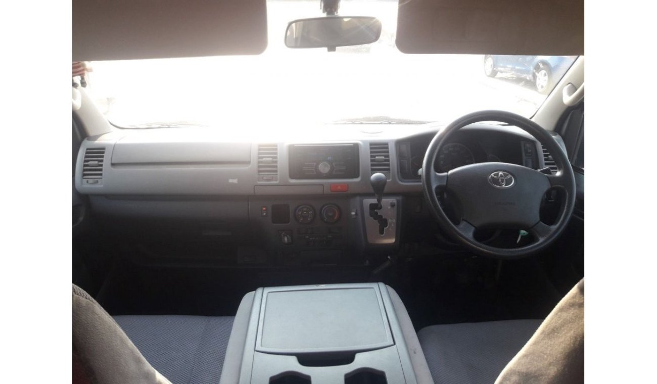 Toyota Hiace TOYOTA HIACE VAN RIGHT HAND DRIVE (PM886)