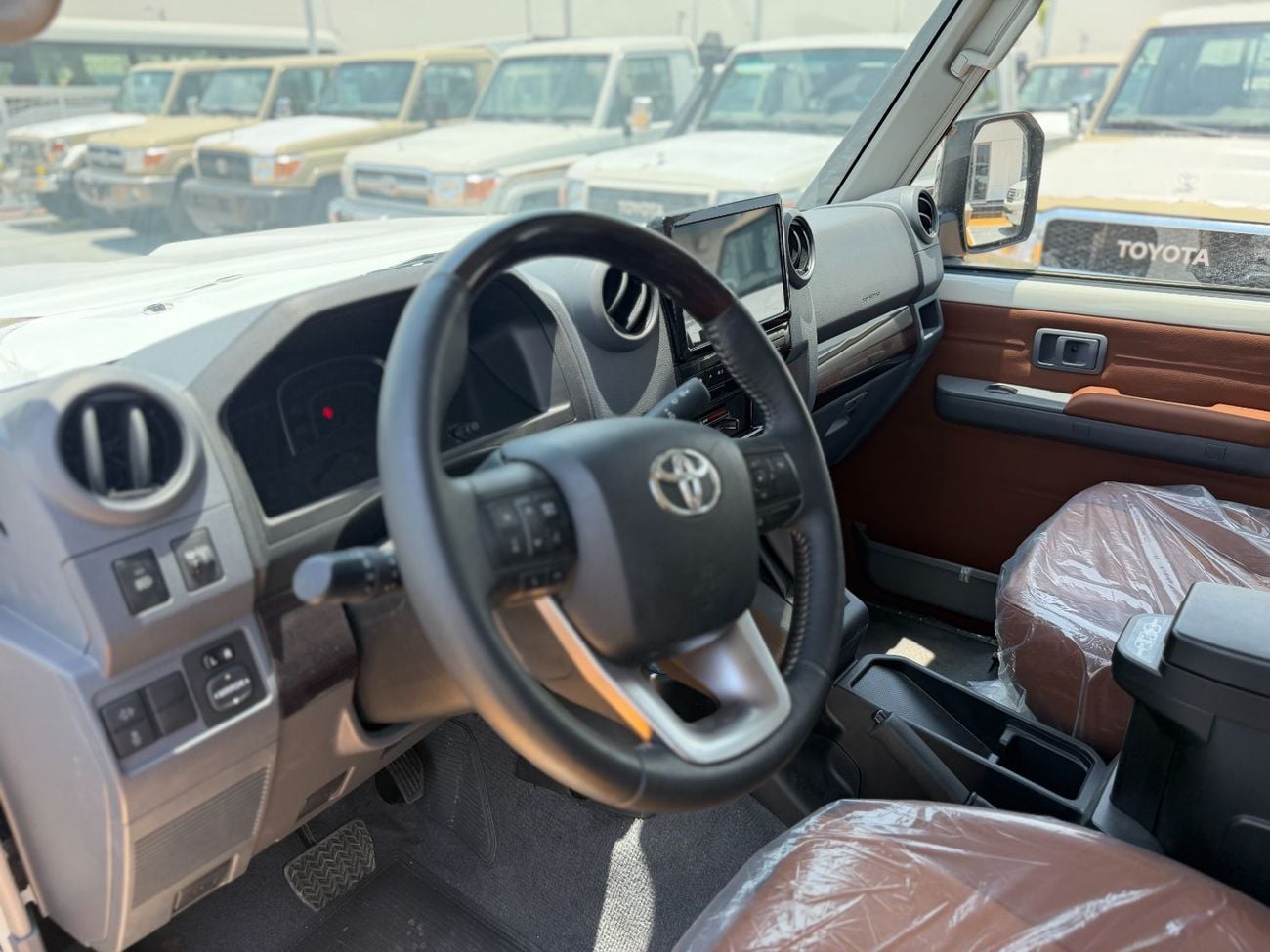 تويوتا لاند كروزر 76 Toyota Land Cruiser 76 (LC76) diesel 2.8-liter
