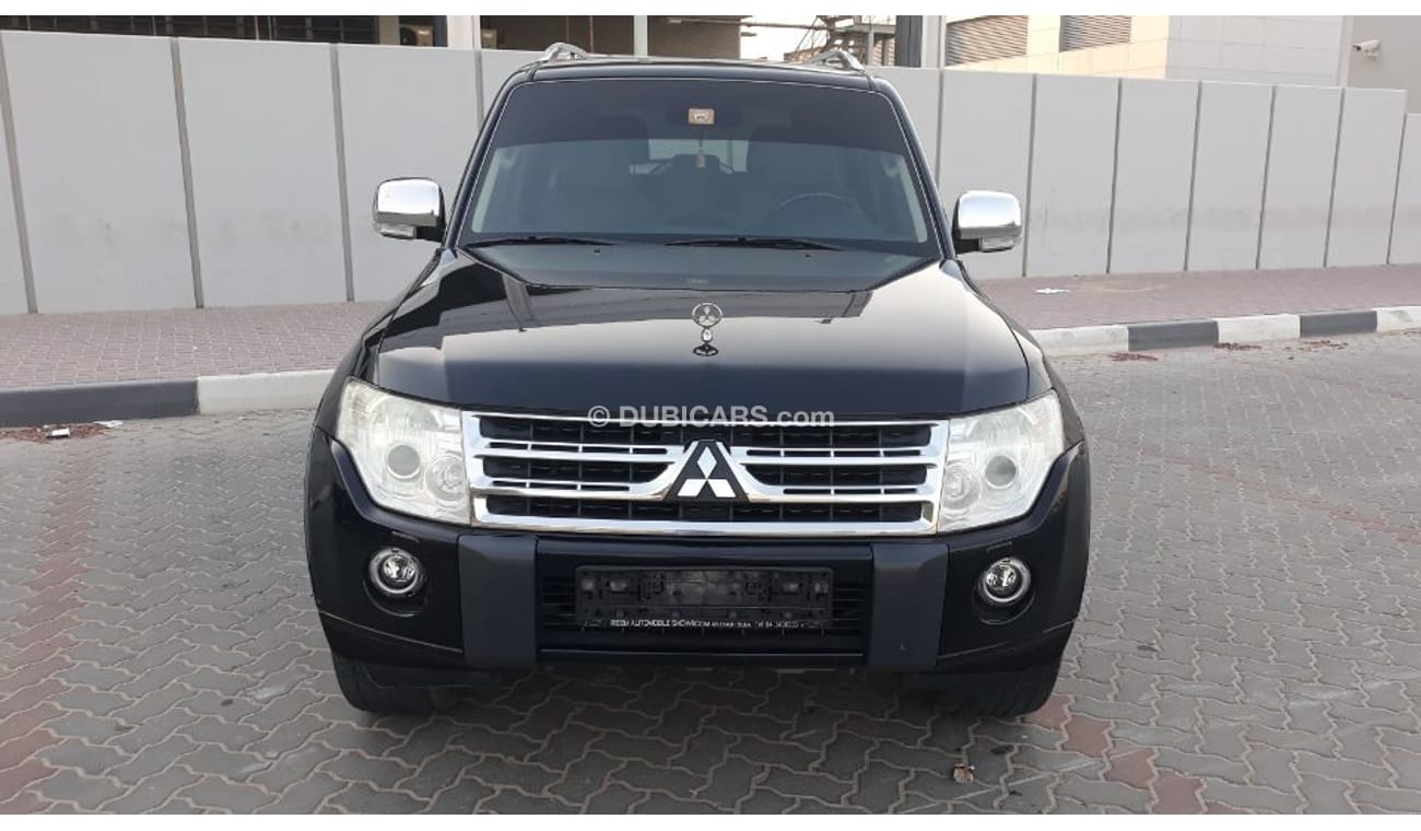 Mitsubishi Pajero 2011 Gulf Specs Full options V6 3. 5 ltr