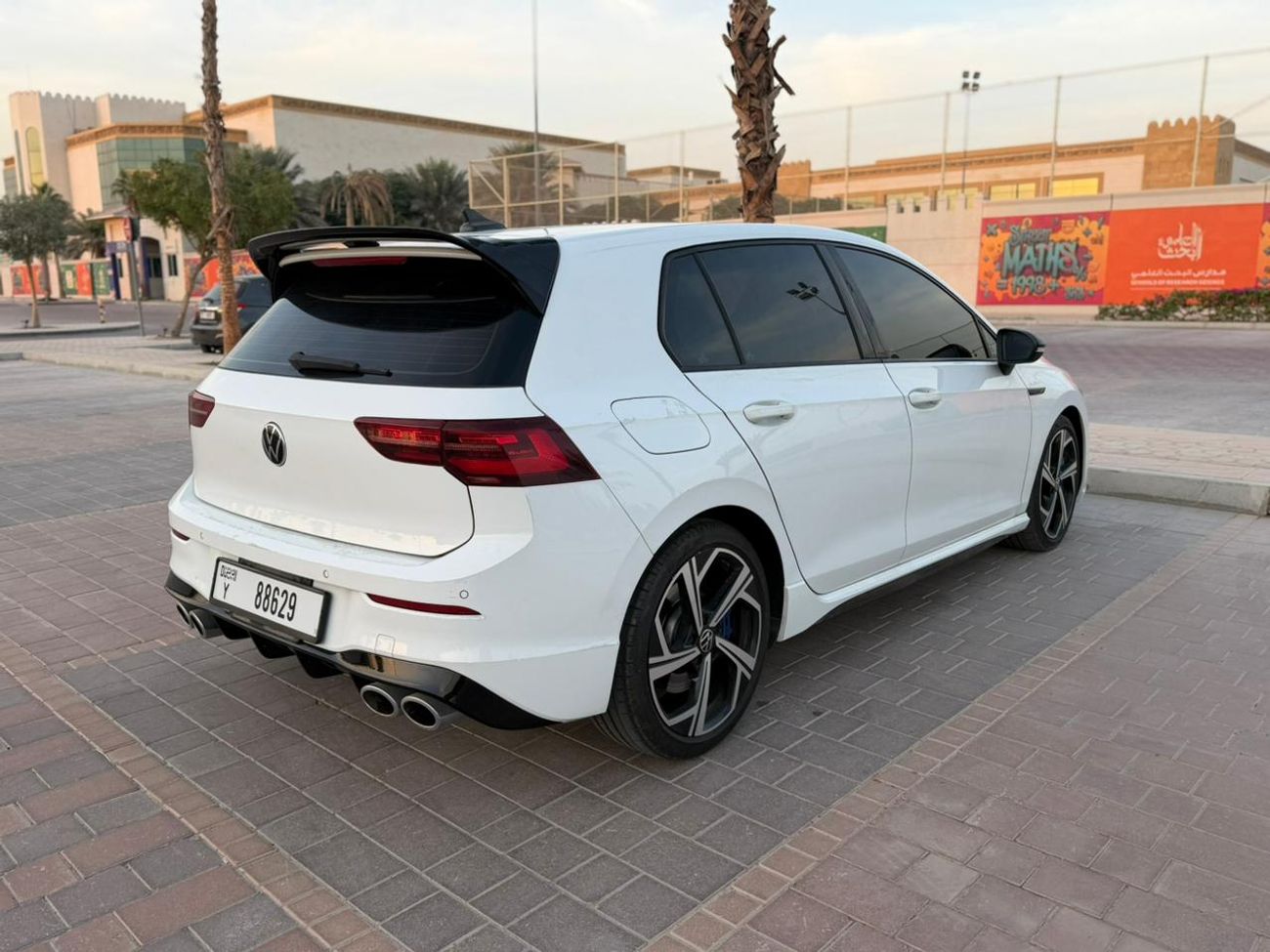 Volkswagen Golf R Base 2.0T